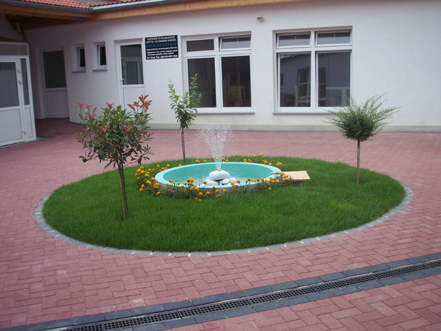 Innenhof und Springbrunnen